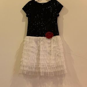 Black and white dress with rose size 6X